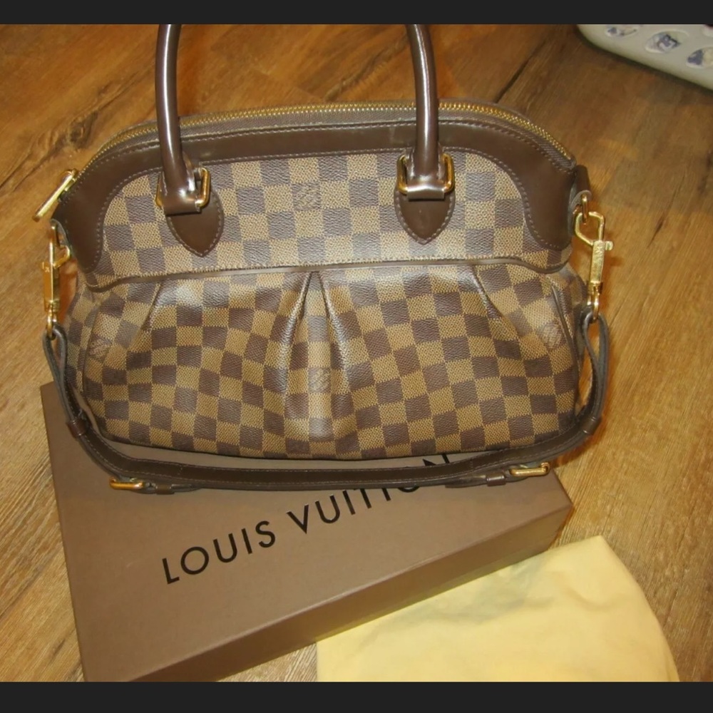 100% Authentic L V Damier Ebene Purse Trevi PM